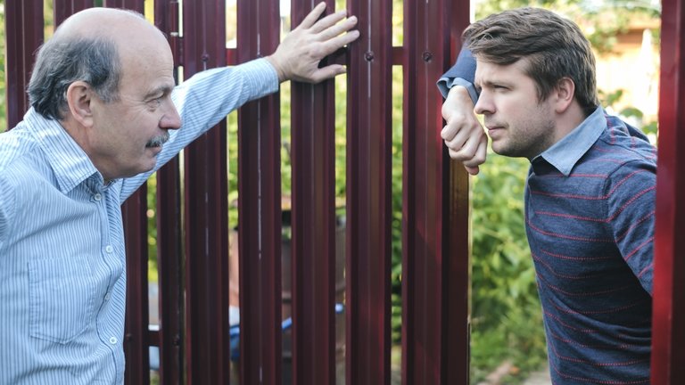 Må din nabo gå ind på din grund uden tilladelse? Foto Istock
