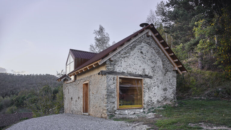 Tidligere kornlade i Italien er blevet til udlejningsbolig i Norditalien