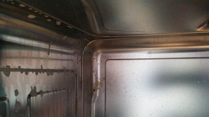 Hjørner og sider inde i opvaskemaskinen