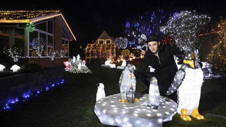 Det begyndte med en enkelt lyskæde og endte i et lysshow