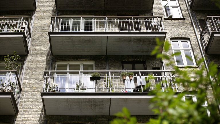 Viden om rygning og altaner i etageboliger