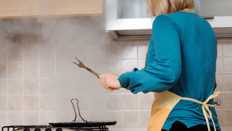 Emhætten suger ikke