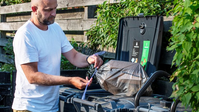 Sociolog: Affaldssortering skal være normalt og ikke til forhandling